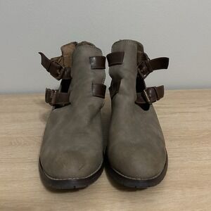 Euro Soft by Sofft Open Sided Strappy Buckle Ankle Boots‎